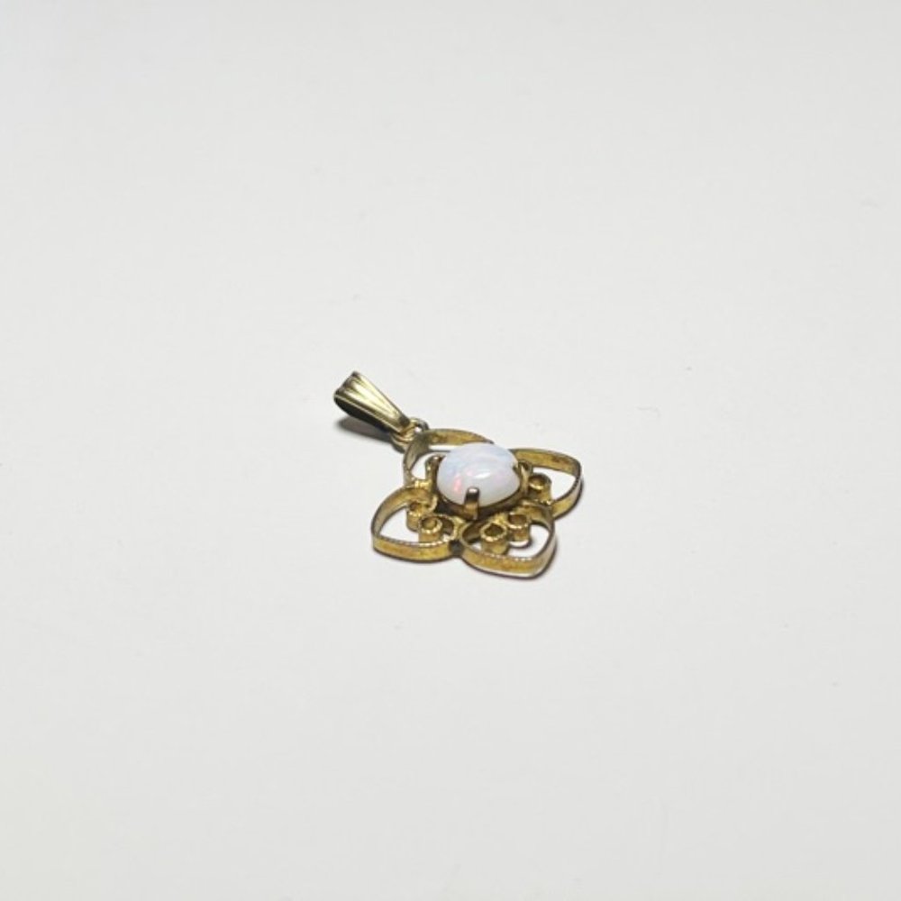Vintage Gold Flower Pendant with Opal